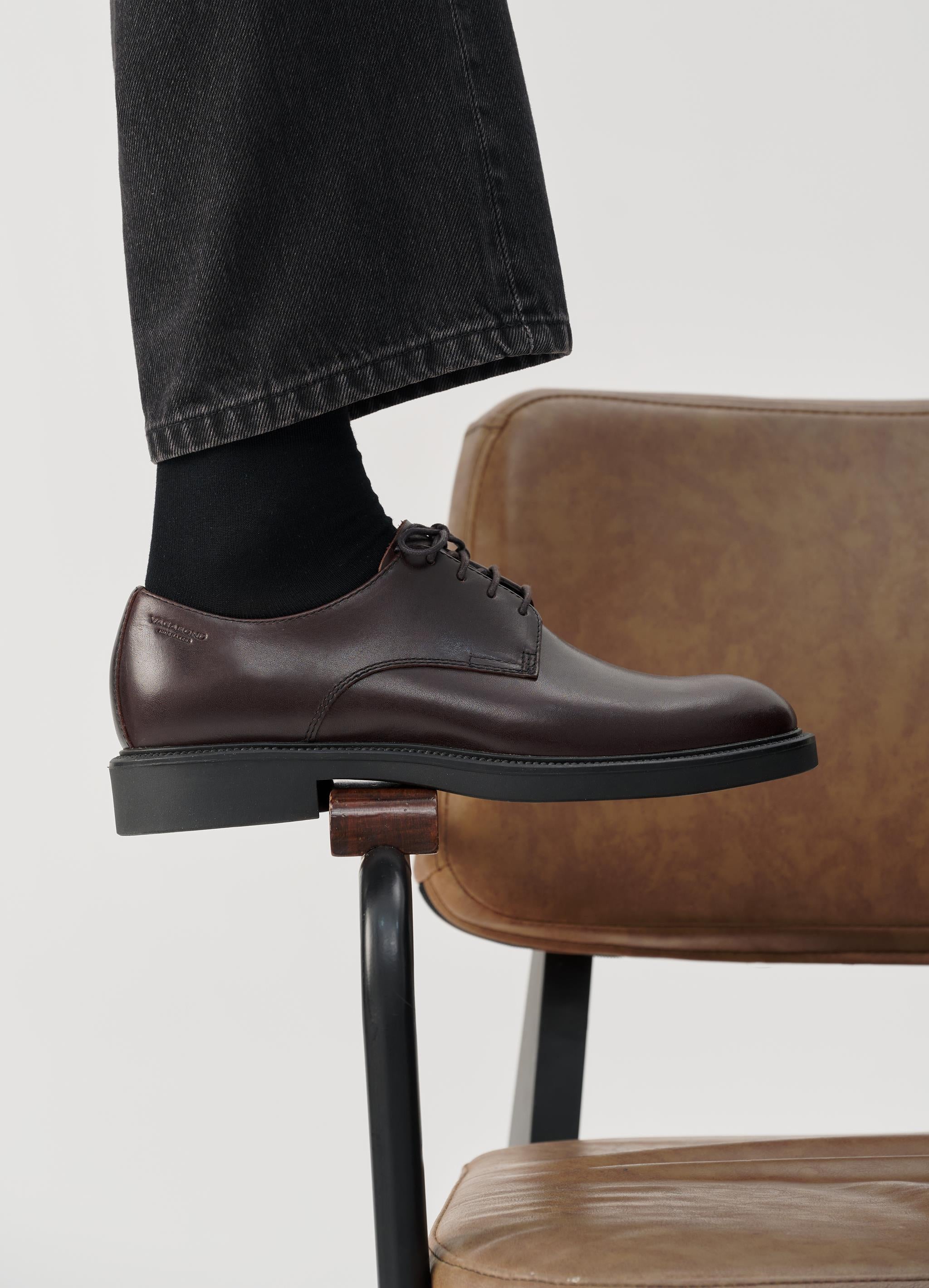 VAGABOND ALEX M PR2A JAVA: brown shoes for men